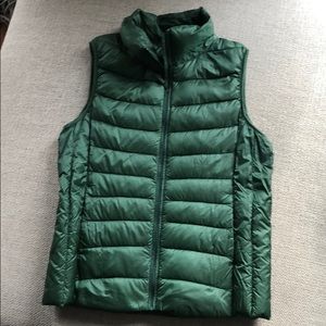 Uniqlo Women’s Green Ultra Light Down Vest